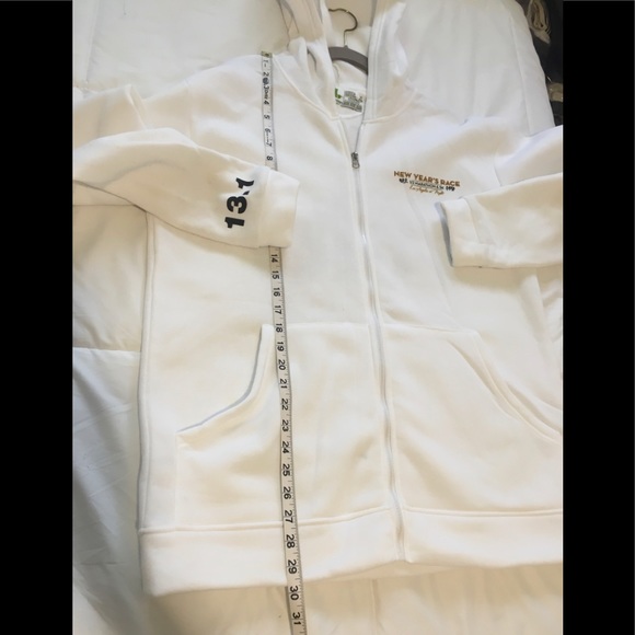 Gently worn white hoodie from LA’s New Years Race - Picture 5 of 5